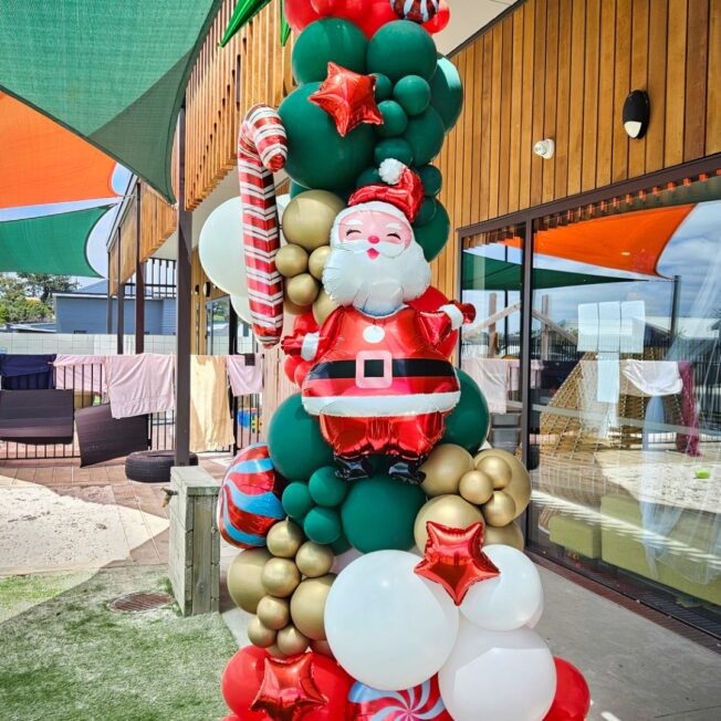 Christmas Balloon Garland