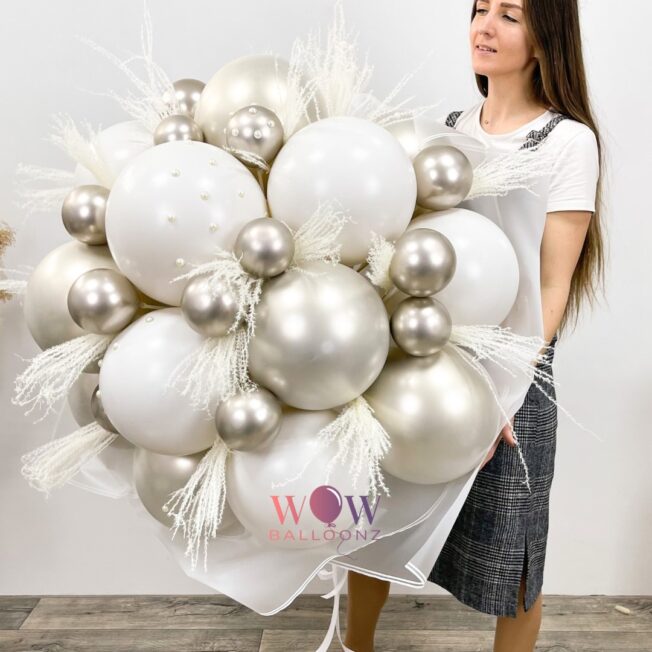 Satin Pearl Giant Balloon Bouquet 2